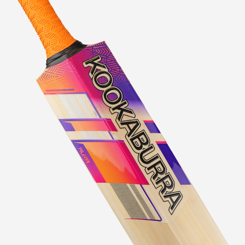 AURA PRO PLAYERS SENIOR CRICKET BAT