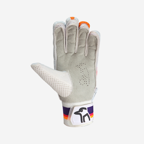 AURA PRO 7.0 BATTING GLOVES