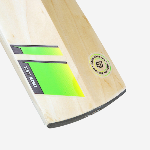 KAHUNA PRO 5.0 JUNIOR CRICKET BAT