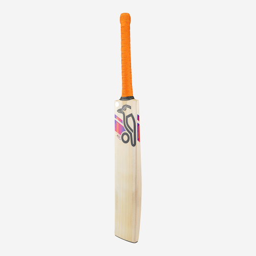 AURA PRO 7.0 JUNIOR CRICKET BAT